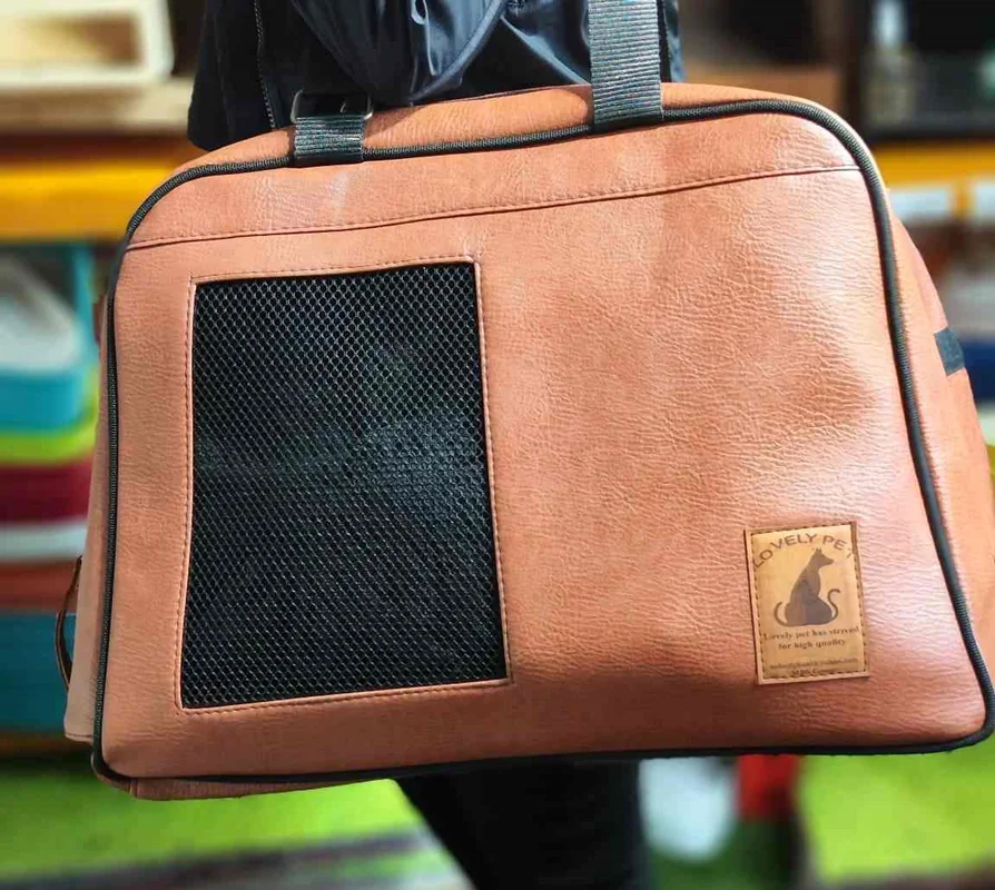 کیف دوشی چرم،کیف حمل حیوانات چرم برند lovely pet