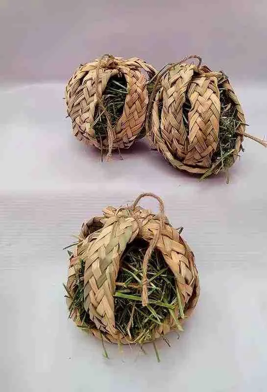 توپک حصیری،جا یونجه و علوفه اسباببازی خرگوش و خوکچه